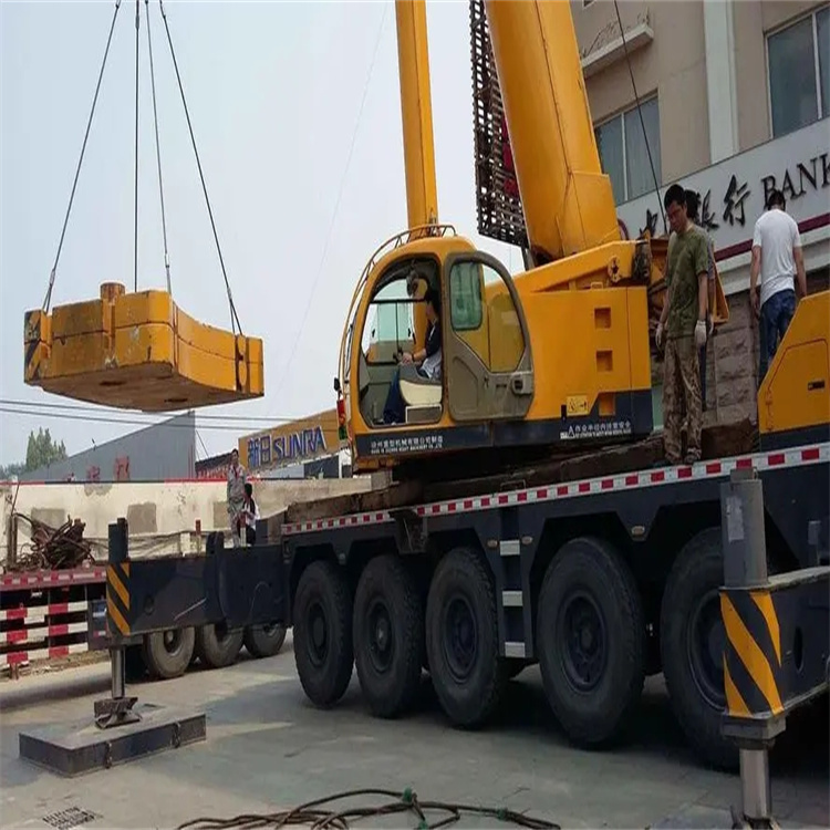 青秀当地吊车出租|机器吊装|75吨|工厂搬迁服务